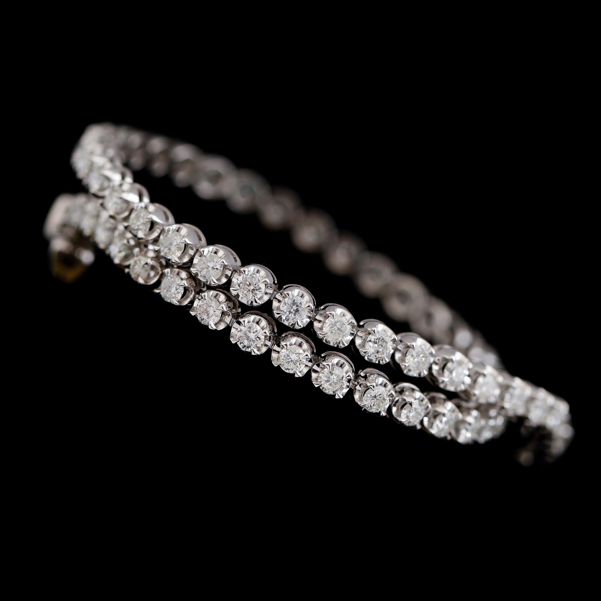 ARMBAND, 18 k vitguld, briljantslipade diamanter tot ca 2.00 ct.