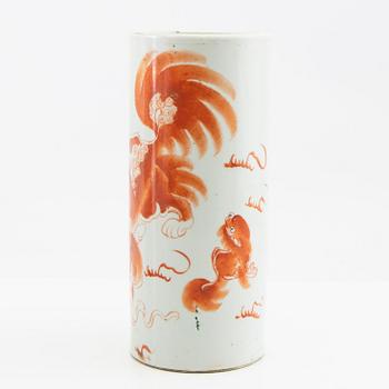 A brush vase decorated in red with buddhist lions and calligraphy, early 20th century.