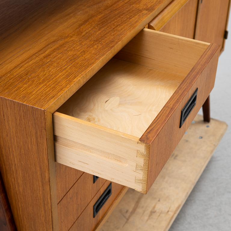 A teak veneered bookcase, 1950'/60's.