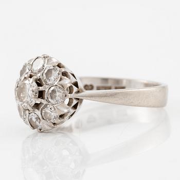 Ring 18K vitguld med runda briljantslipade diamanter totalvikt 1.35 ct enligt gravyr.