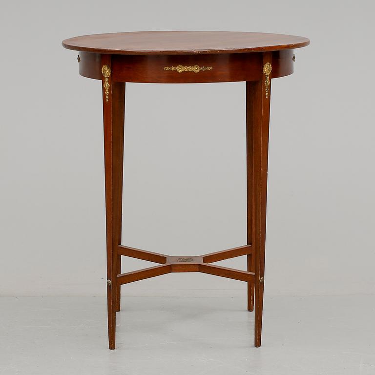 BORD, gustaviansk stil. 1900-talets första hälft.