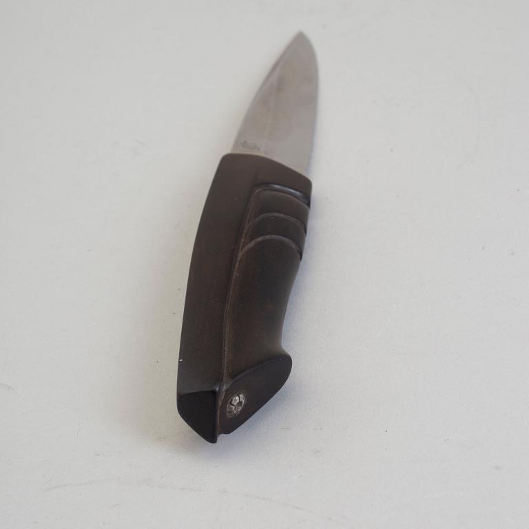 A contemporary knife by Adrzej Rybak.