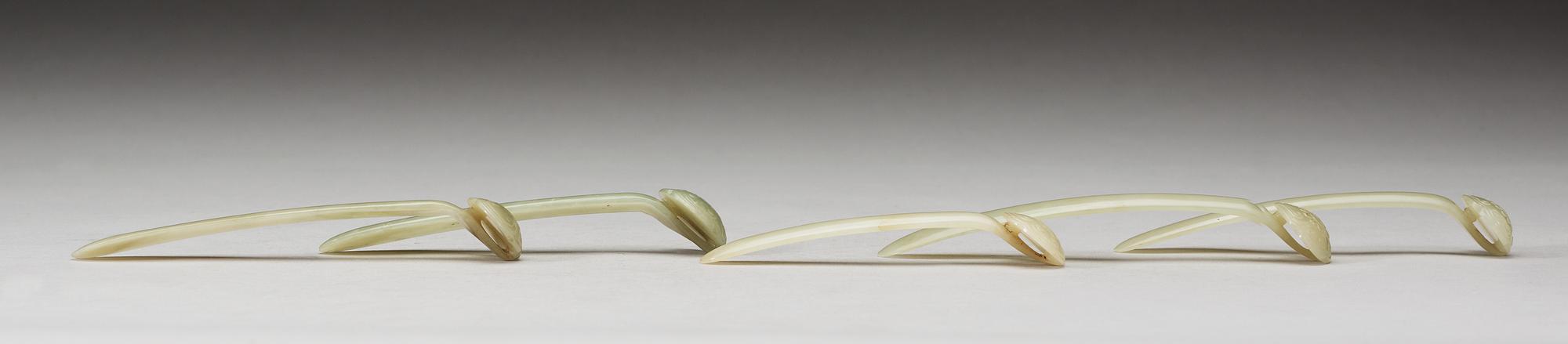 HÅRNÅLAR/RUYISTAVAR, fem stycken, nefrit. Qing dynastin.