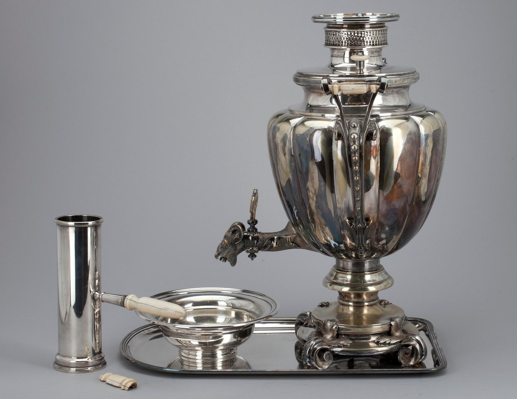 SAMOVAR, nysilver, England 1800-talets slut.