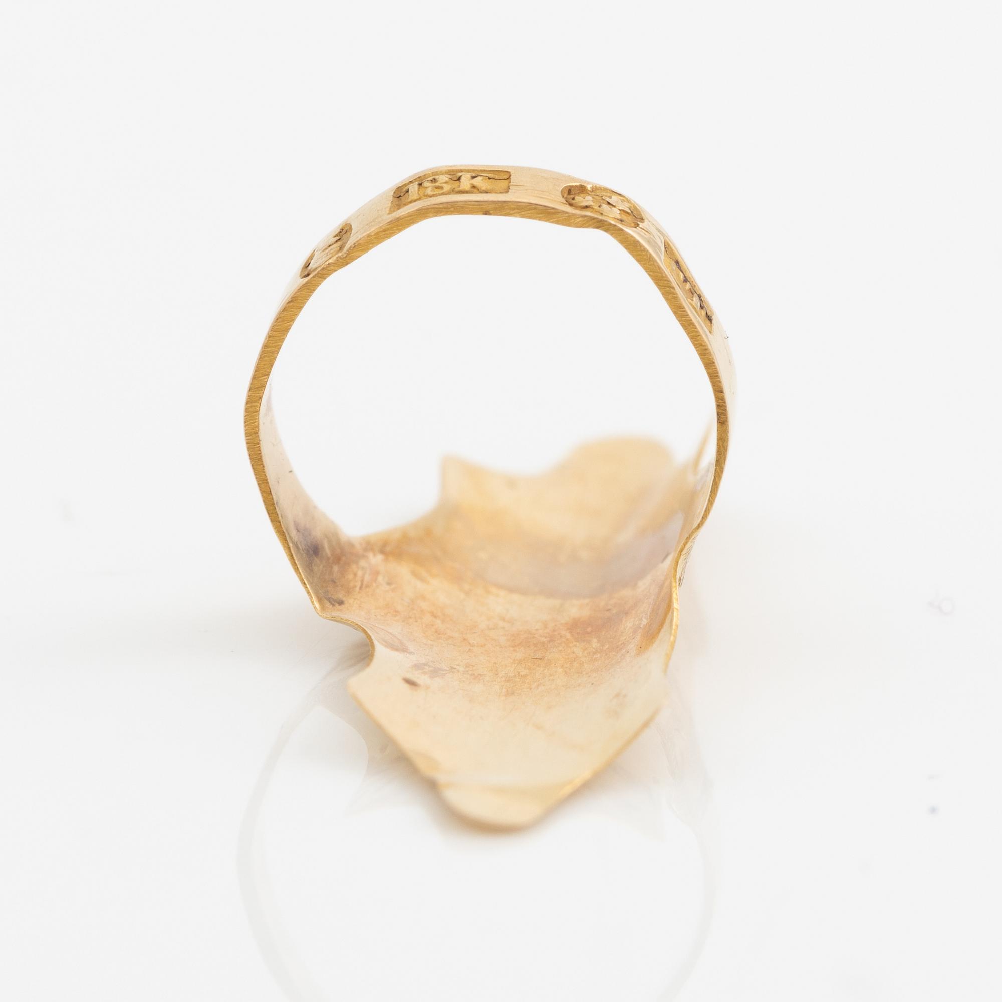 Ring 18K guld, som skydd vid sömnadsarbete. Carl Tengstedt, Göteborg 1828.