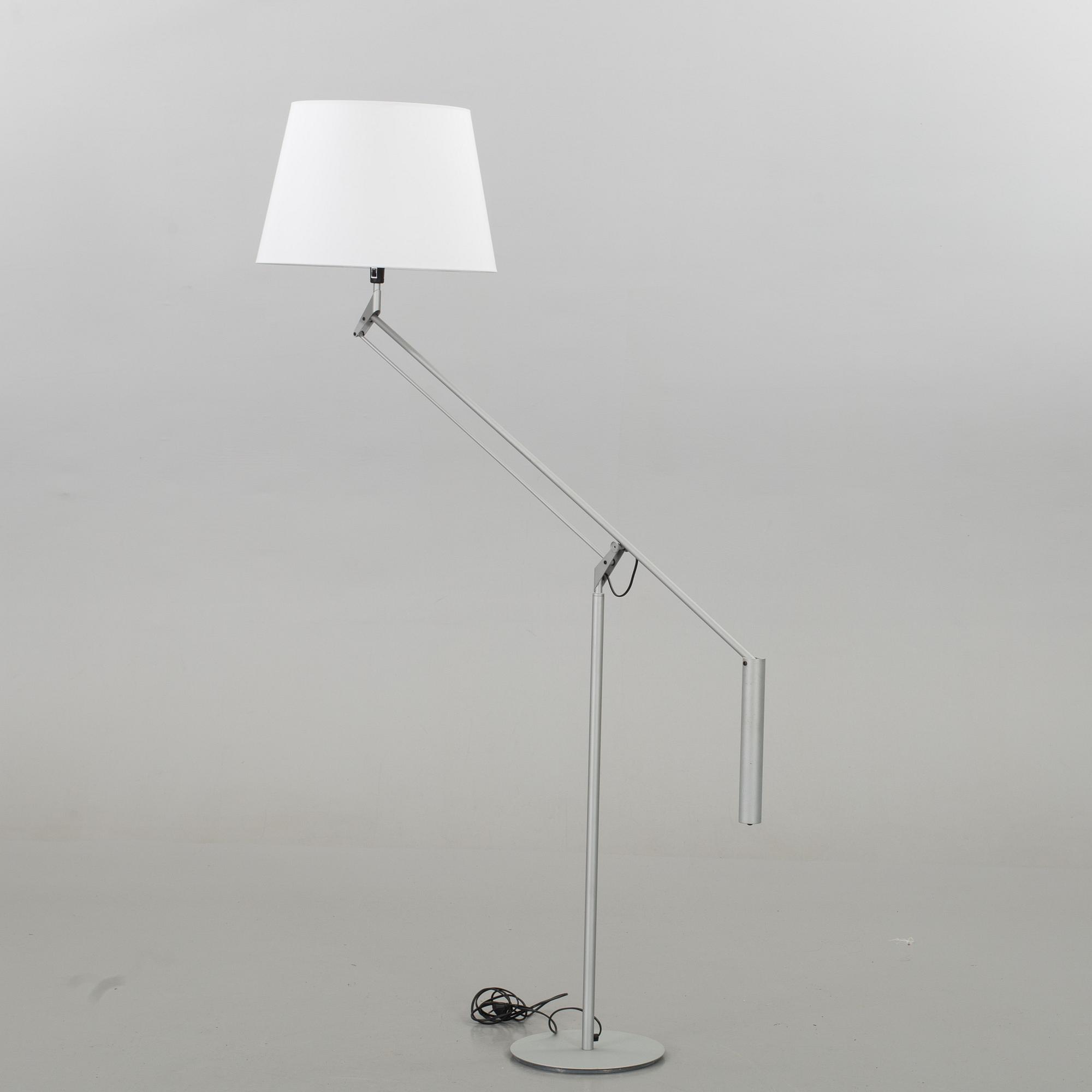 GOLVLAMPA, "GALILEA" design av Pascual Salvador in 2008 för Carpyen.