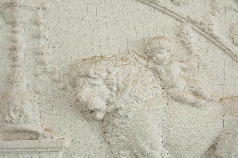 A late Gustavian carved and gesso crest, circa 1800.