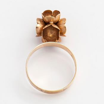 Liisa Vitali, sormus, "Kevät", 14K kultaa, Westerback, Helsinki 1971.