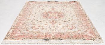 Rug, Tabriz, approx. 305 x 203 cm.