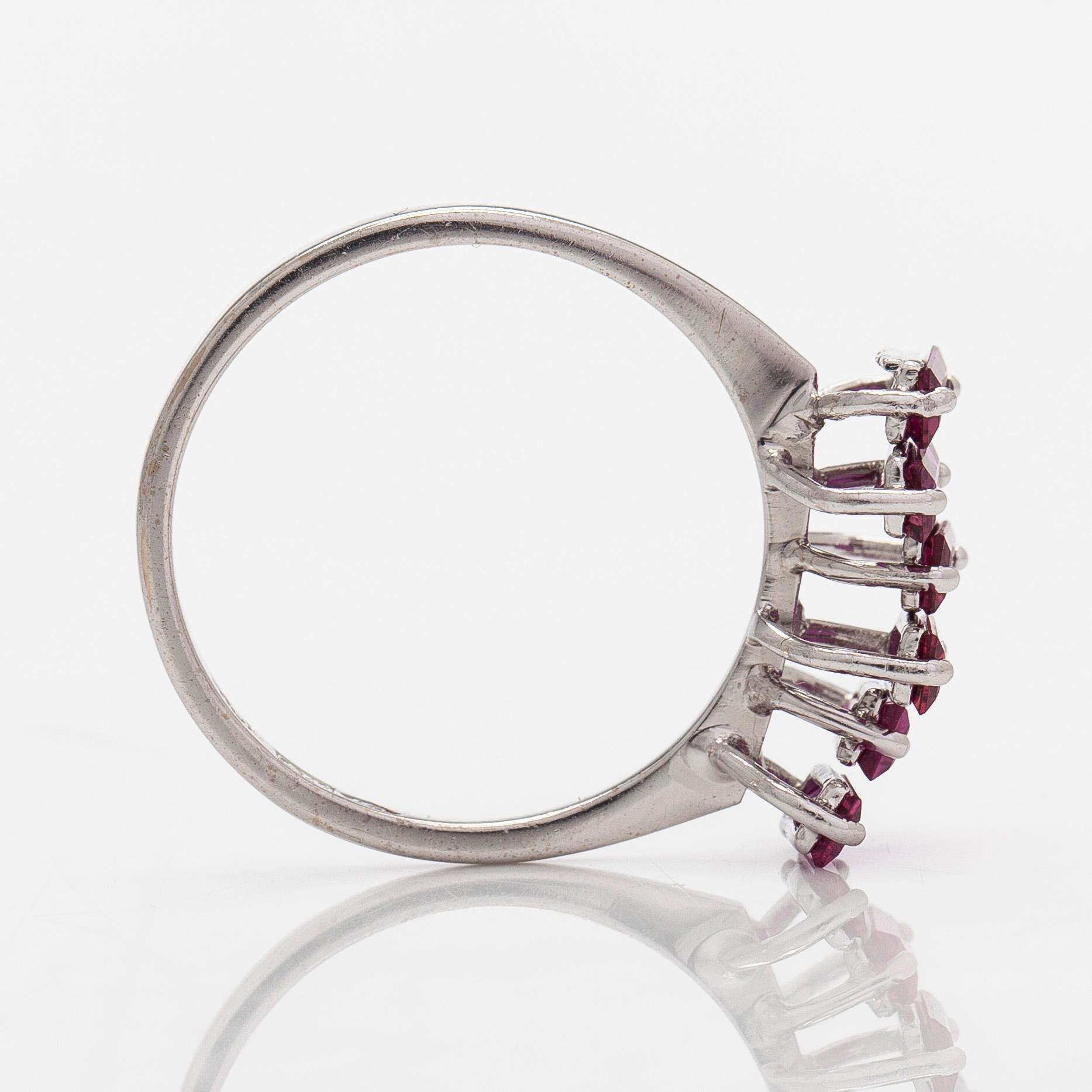 Ring, 18K vitguld med safirer.