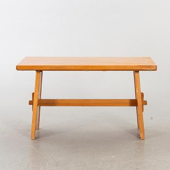 A Carl Malmsten 1930/40:s pine dining table for Svensk Furu.