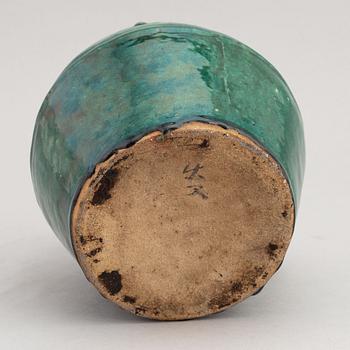 Tekanna med lock, keramik. Kina, 1800-tal.