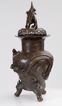 A Japanese bronze censer, Meiji (1868-1912).