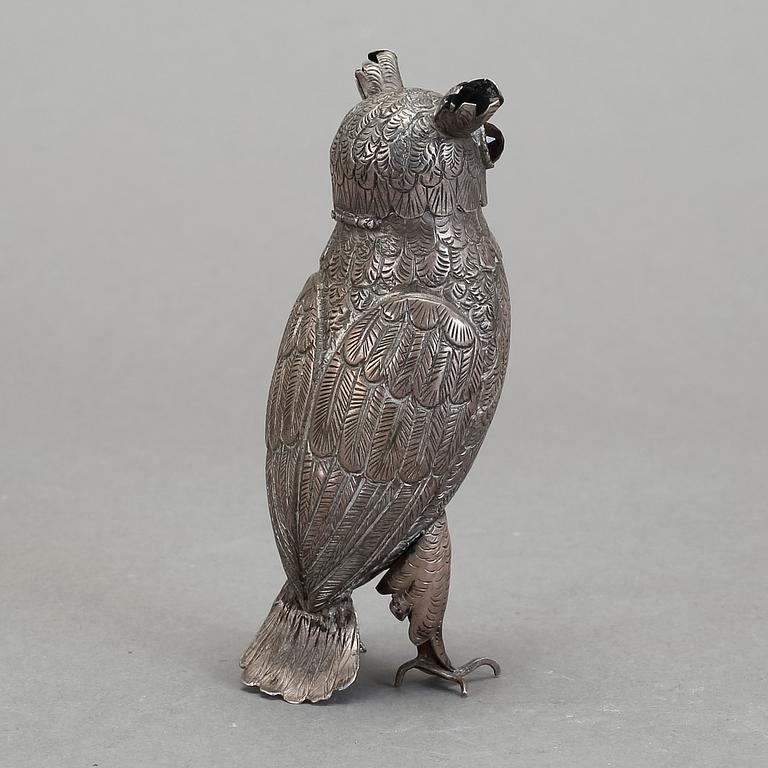 DOSA, silver. Oidentifierade stämplar, troligen 1800-talets slut. Vikt ca 38 gram.
