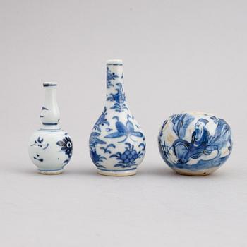 Parti porslin, 9 delar, Kina, Qingdynastin, 1700-tal, 1800-tal, samt 1900-tal.