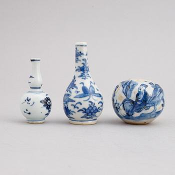 A group of Chinese blue and white porcelain, Qing dynasty 18th century,