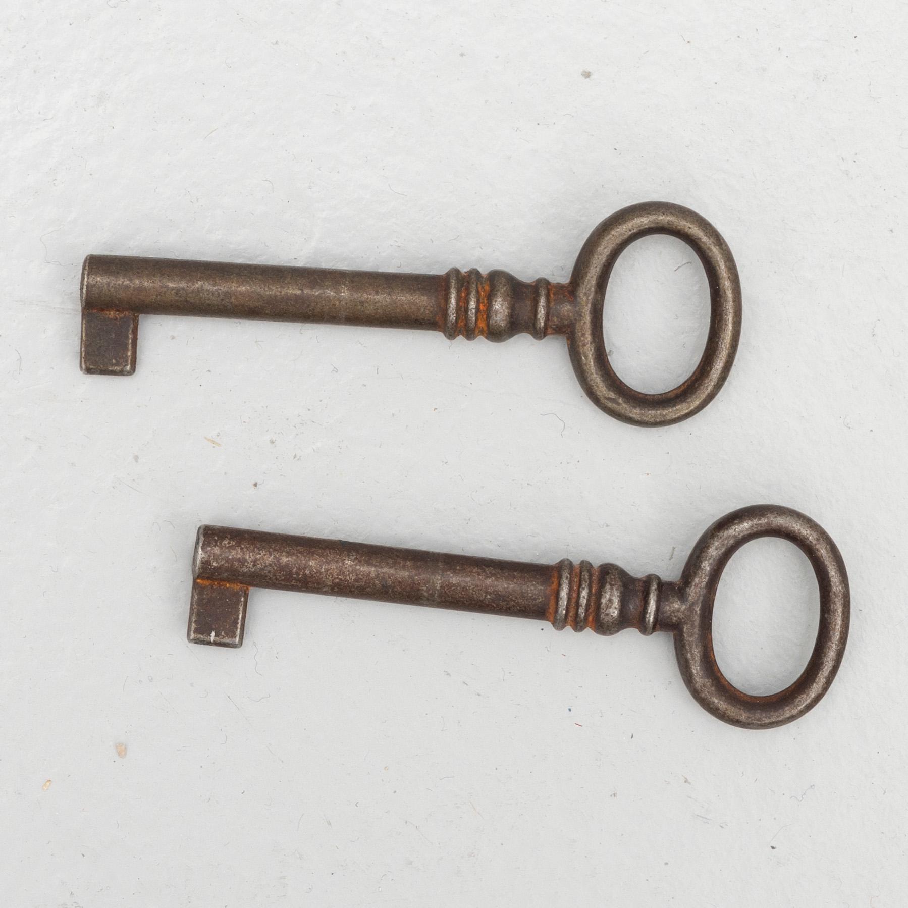 A bookcase, contemporary.