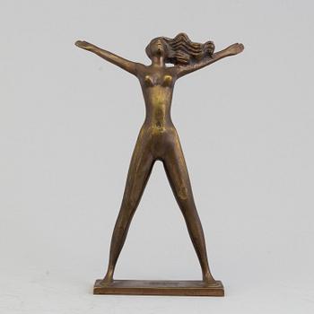 A bronze sculpture by Stig Blomberg.