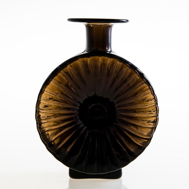 HELENA TYNELL, a 'Sun bottle' for Riihimäen Lasi Oy. In production 1964-1974.