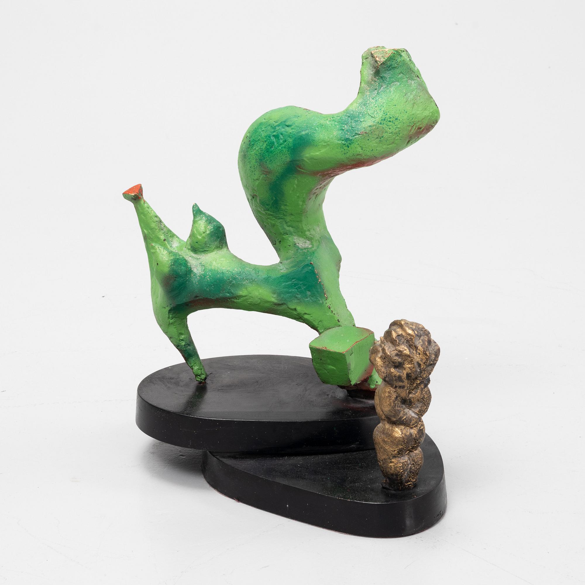 Tomas Almberg, skulptur. Bemålad brons, total höjd 38 cm, total längd 31 cm.