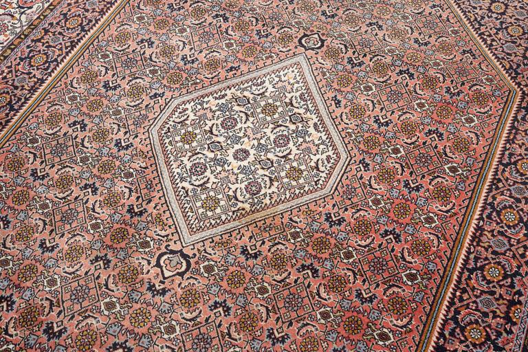 A Bidjar rug, c. 245 x 170 cm.
