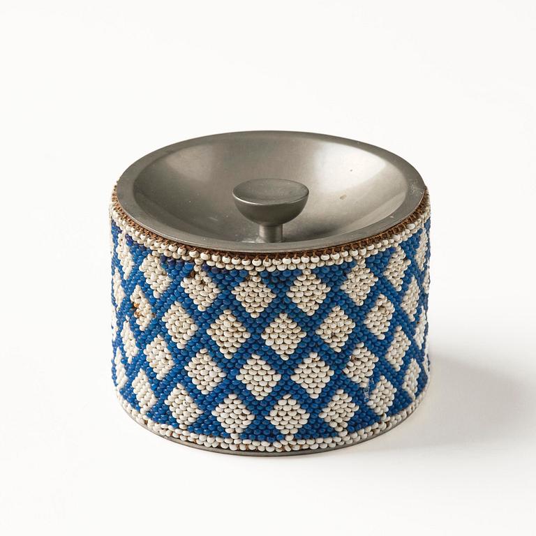 Firma Svenskt Tenn, a lidded pewter box, Stockholm, 1938.