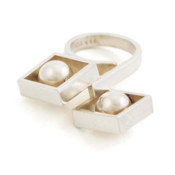 609. Bent Knudsen, a ring, silver with movable beads. Ca 1960's.