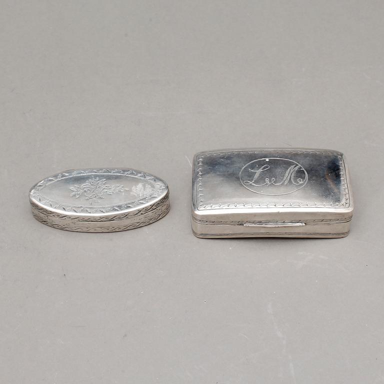 DOSOR, 2 st, silver, bland annat Petter Eneroth, Stockholm, 1801. Vikt ca 138g.