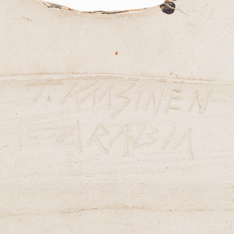 Taisto Kaasinen, relief, stengods, signerad T. Kaasinen Arabia.