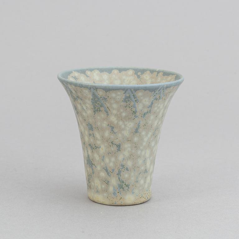 Gunnar Nylund, a set of two stoneware jugs and a vase, Rörstrand, 1950's/60's.