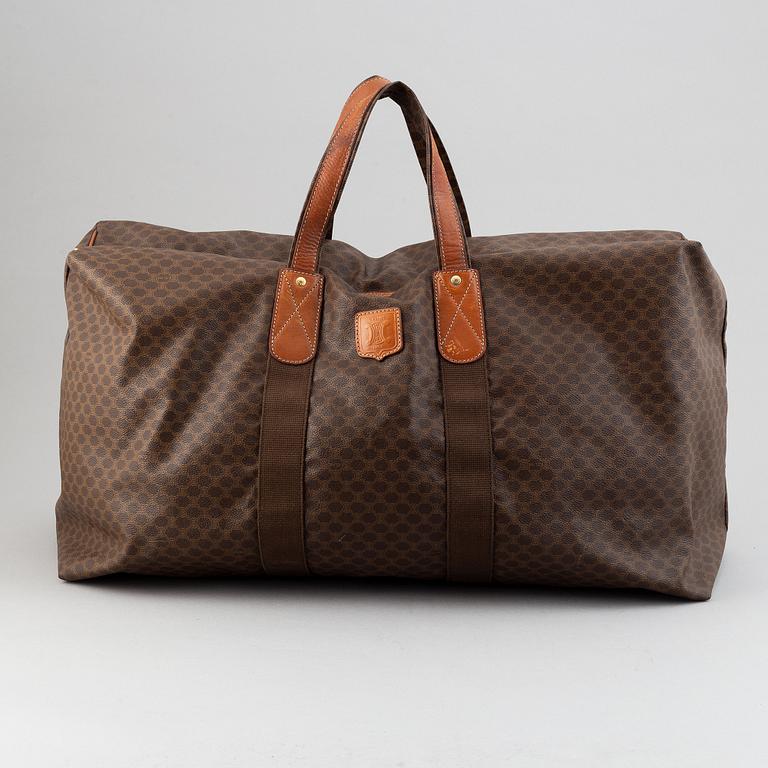 Céline, a canvas weekendbag.
