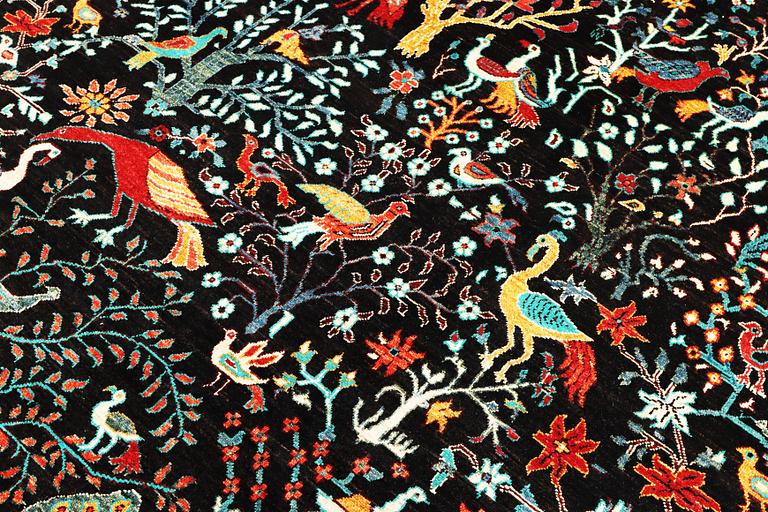 A Ziglar Ariana carpet, c. 297 x 203 cm.