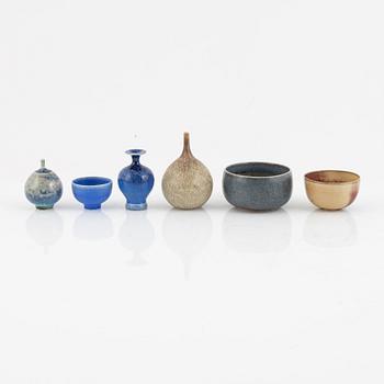 Six miniature stoneware pieces by Sven Wejsfelt, Berndt Friberg & Stig Lindberg, Gustavsberg Studio, Sweden.