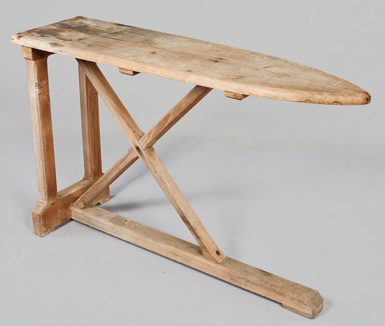 STRYKBRÄDA/SIDEBOARD, 1900-talets första hälft.