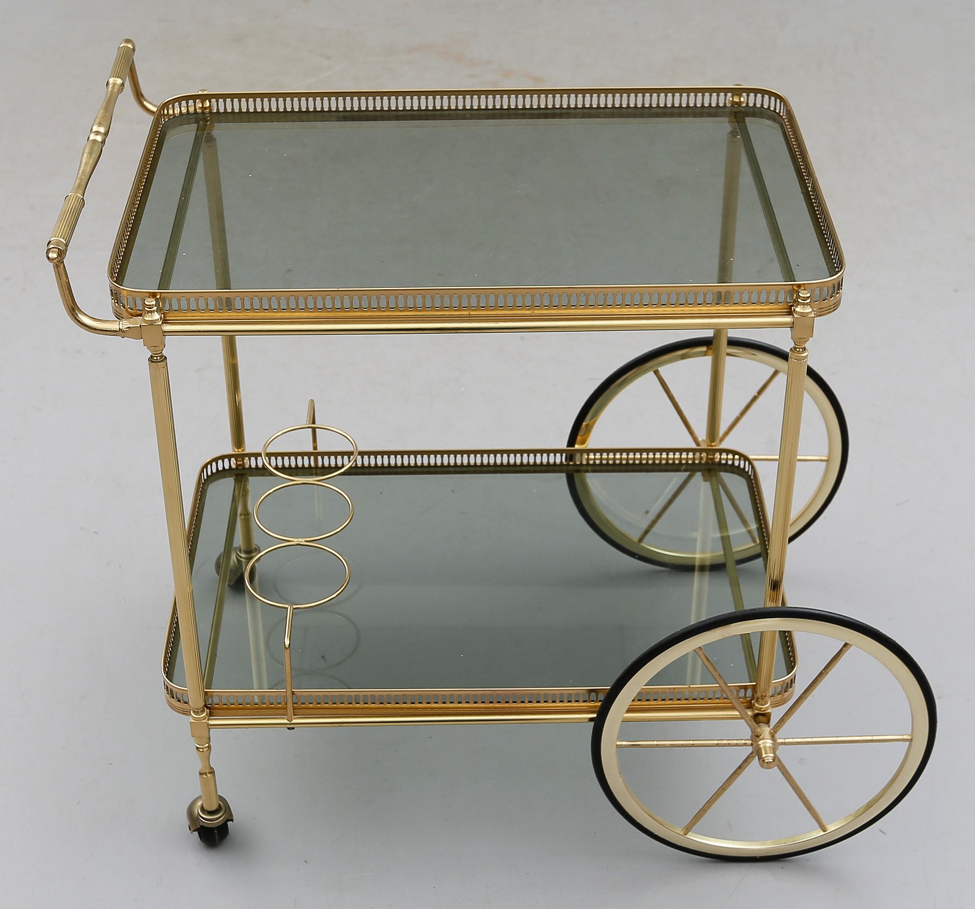 SERVERINGSVAGN, 1900-talets andra hälft.