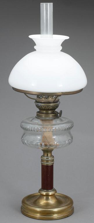 FOTOGENLAMPA, trä/mässing, Arvid Böhlmark, stämplad undertill, 1900-talets första hälft.