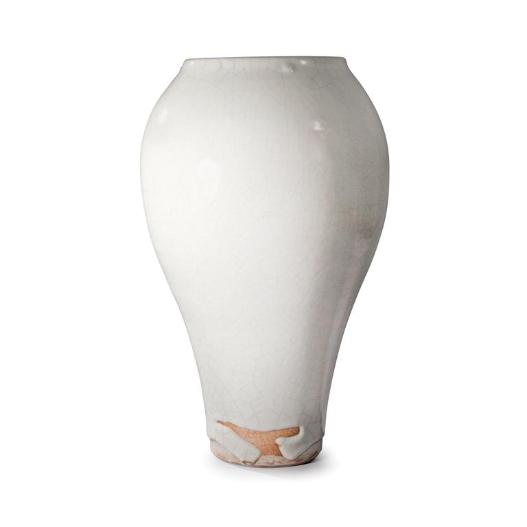 Toini Muona, A CERAMIC VASE.