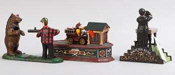 SPARBÖSSOR, 3 st, gjutjärn. 1900-tal.