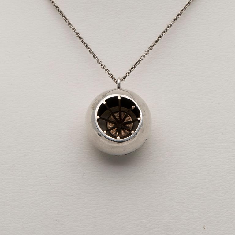 HÄNGE, silver. Kalevala Koru 1966.