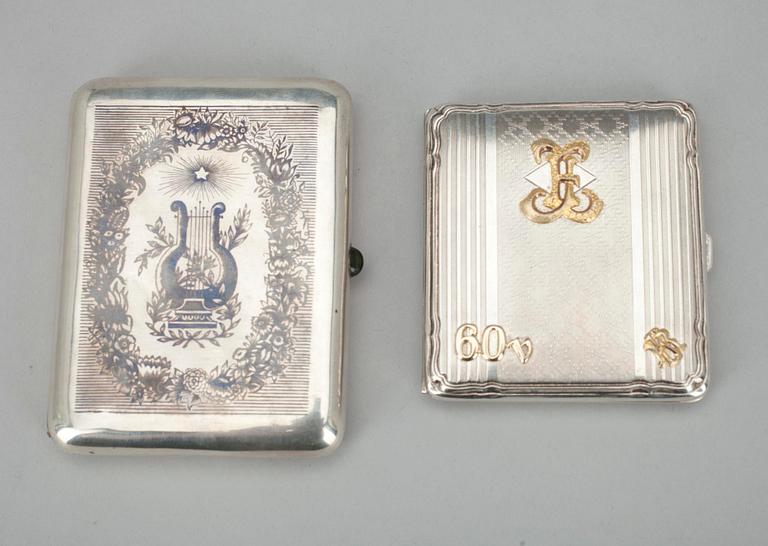 CIGARETTETUIER, 2 st, silver, Moskva 1927-1955 samt Helsingfors 1928. Tot. vikt 275 g.