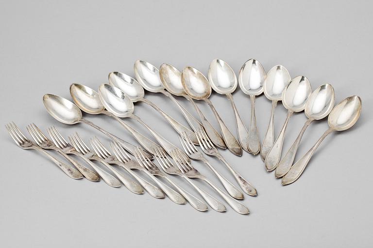 BESTICKSERVIS, 24 st, silver, bla Guldsmeds AB i Stockholm. 1900-talets första hälft. Vikt tot ca 878g.