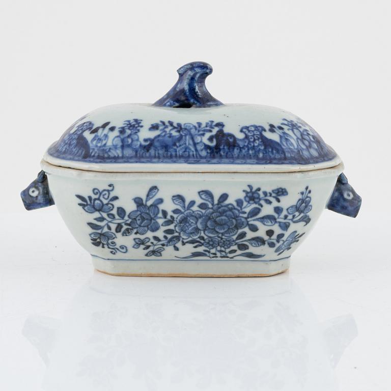 A blue and white butter terrine with lid, and a blue and white serving dish, China, Qianlong (1736-95).