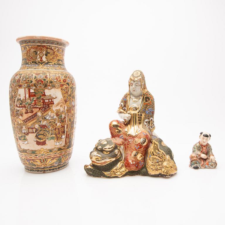 A porcelain set, 3 pieces, Satsuma, Japan, 20th century.
