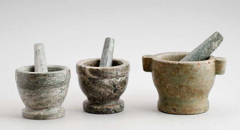 MORTLAR, 3 st, kolmårdsmarmor, 1800-/1900-tal.