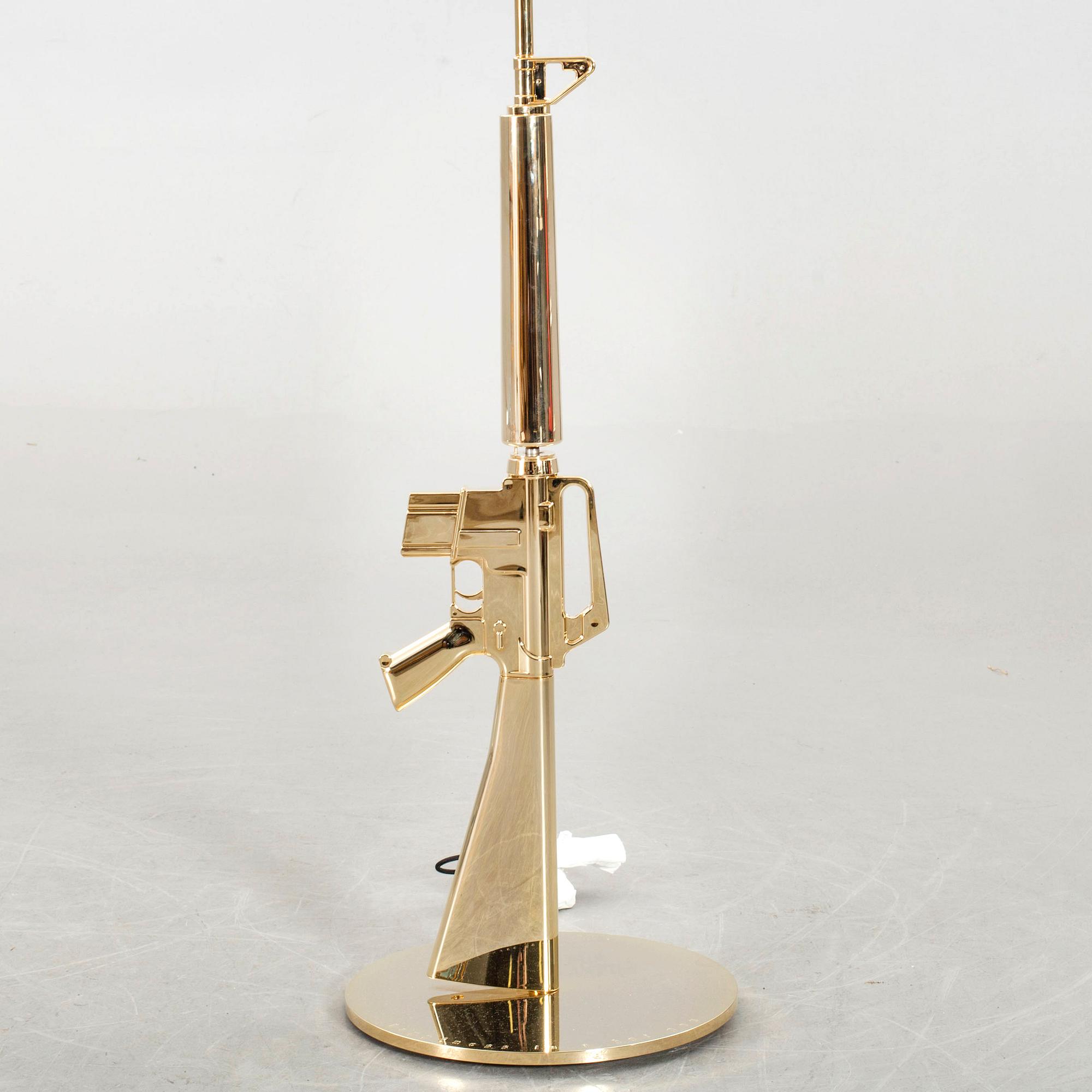 Philippe Starck, golvlampa, "Lounge Gun M 16", Flos, formgiven 2005.