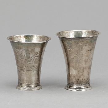 BÄGARE, 2 st, silver, bland annat Nils Ljungberg, Örebro 1766. Vikt ca 108 gram.