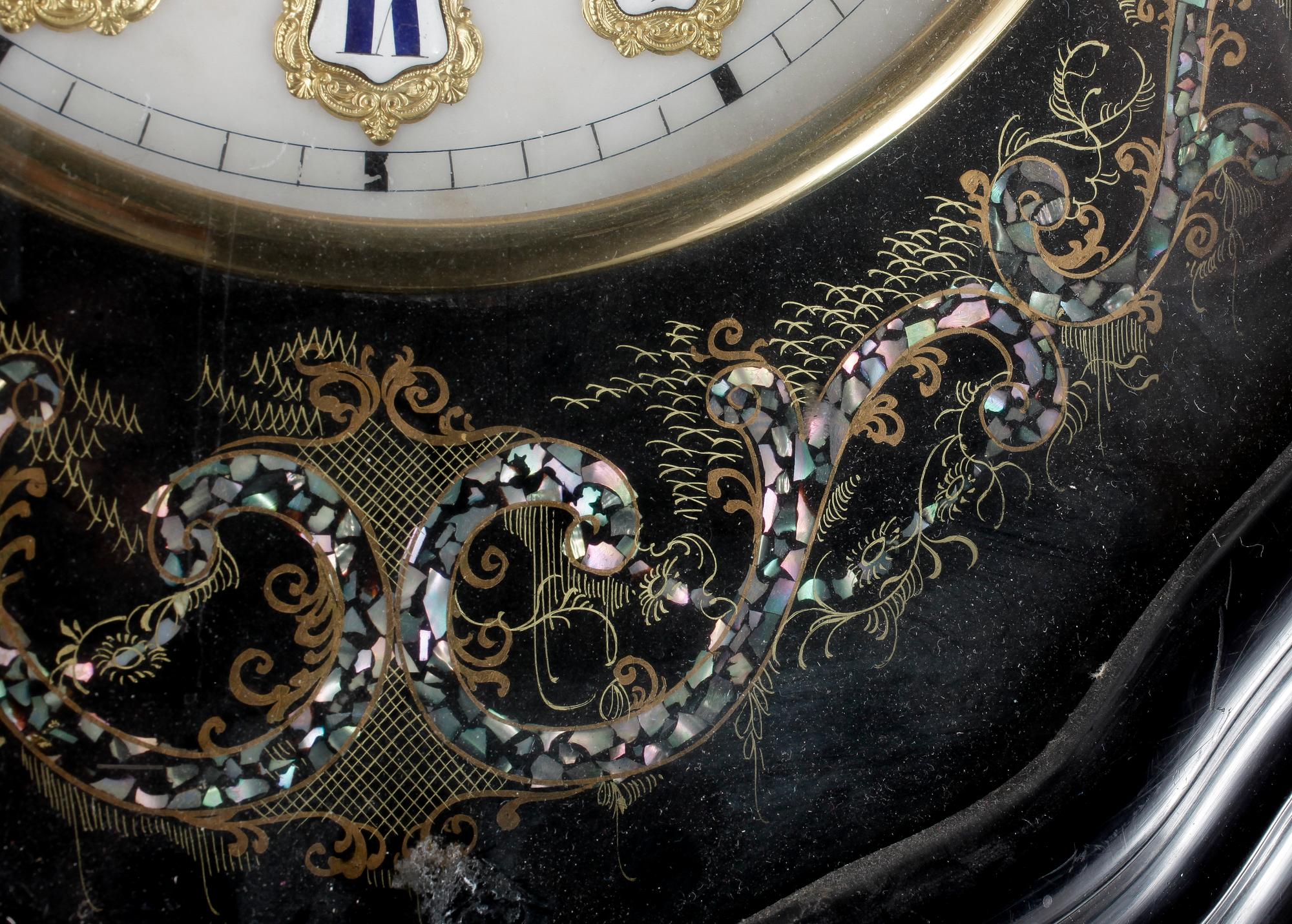 VÄGGKLOCKA, Leija, märkt C.L Malmsjö, Göteborg, 1800-talets andra hälft.