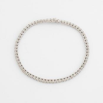 Brilliant cut diamond tennis bracelet, with HRD report.