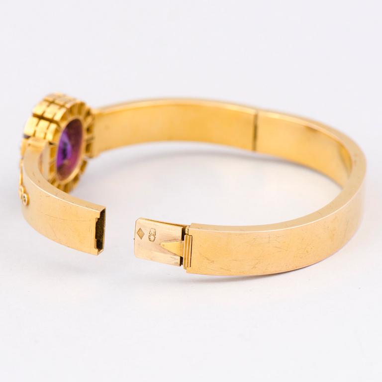 A BRACELET, faceted amethyst, pearls, 14K (56) gold. St Petersburg, late 19th century.