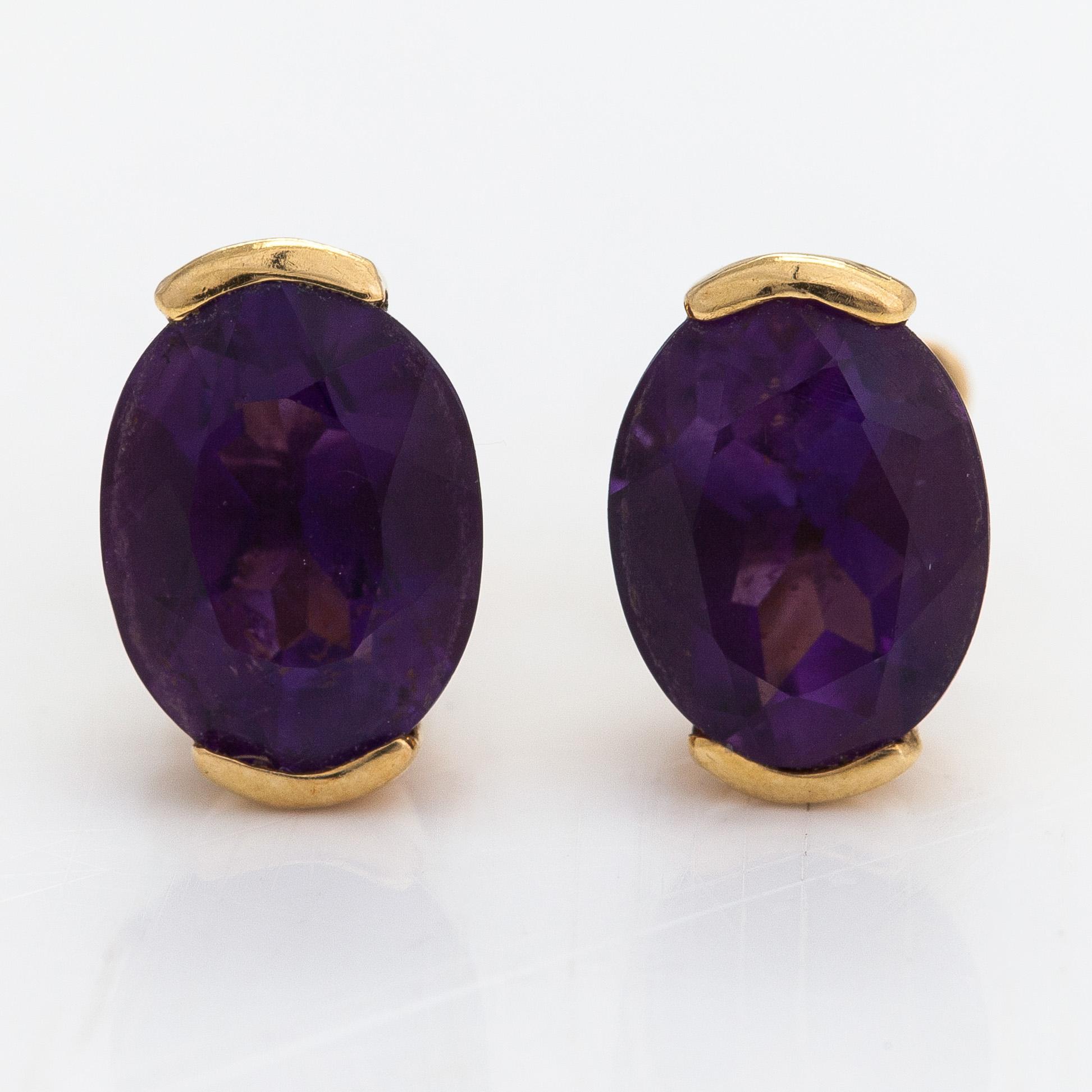 Örhängen, 18K guld och ametister.